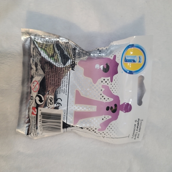 💕 Imaginext Series 9 Collectible Figure Mystery Pack - Picture 10 of 10